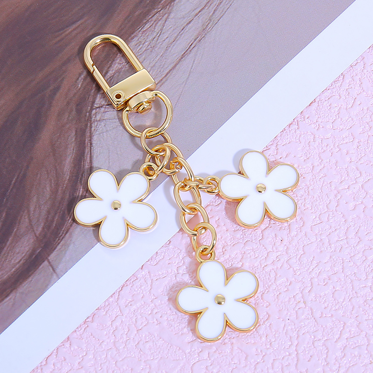 Creative Daisy Flower Keychain Pendant Charm thumbnail 5