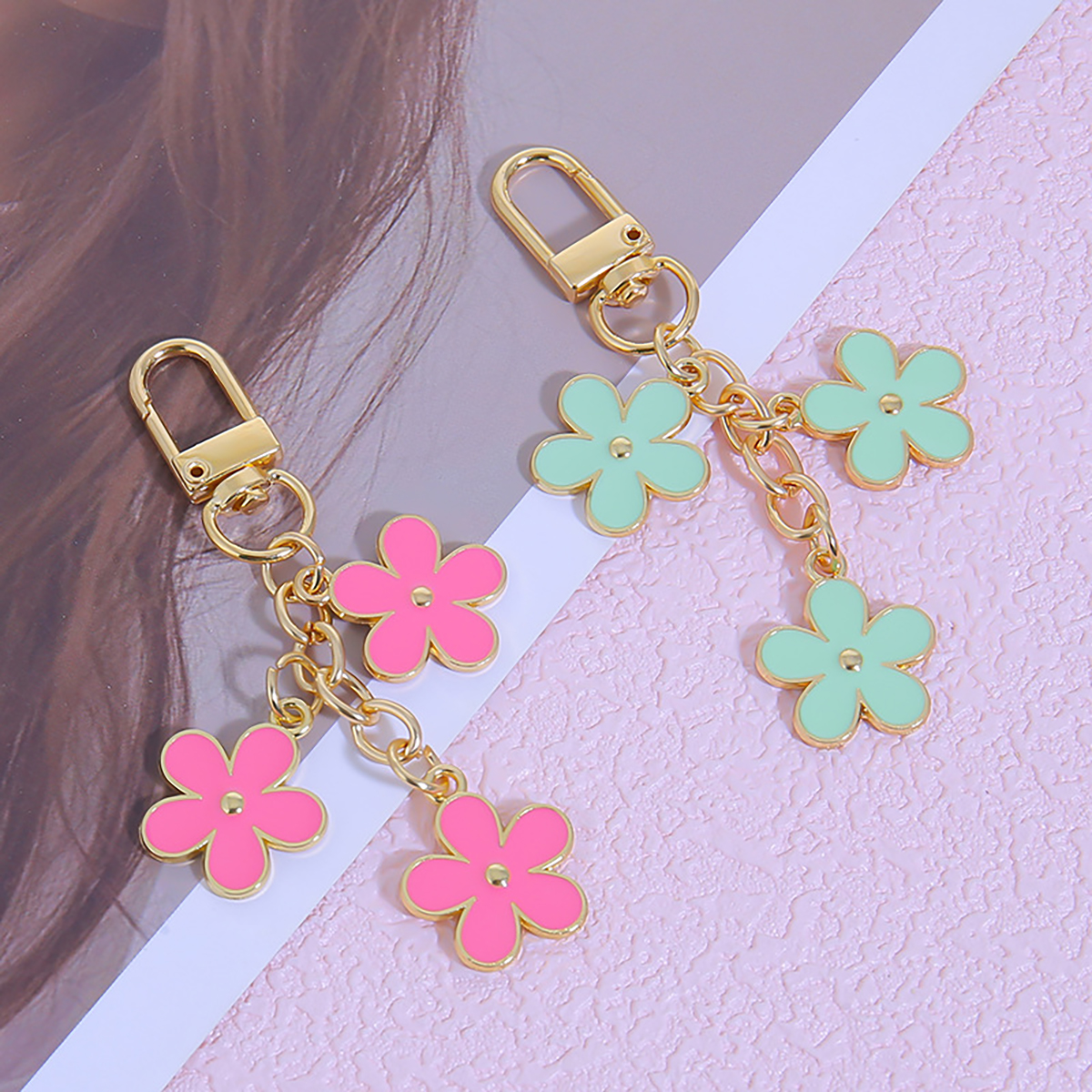 Creative Daisy Flower Keychain Pendant Charm thumbnail 3