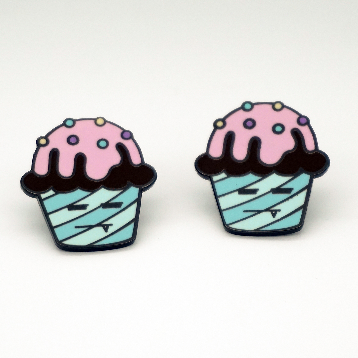 Cup Cake Pin thumbnail 2