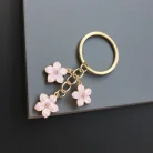 Flowers Keychains for Women Girls, Flowers Charms Enameled Keychain Keyring Gifts Purse Bag Accessories Bulk Flower Keychain, Cute Key Chains, Key Chain Charm, Keychain Accessories for Women Gifts Purse Bag Accessories