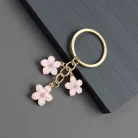 Flowers Keychains for Women Girls, Flowers Charms Enameled Keychain Keyring Gifts Purse Bag Accessories Bulk Flower Keychain, Cute Key Chains, Key Chain Charm, Keychain Accessories for Women Gifts Purse Bag Accessories