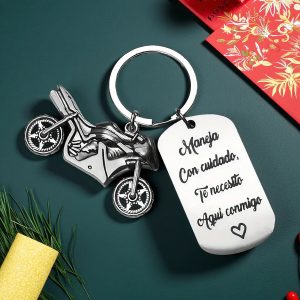 maneja con cuidado te necesito aqui conmigo keychains